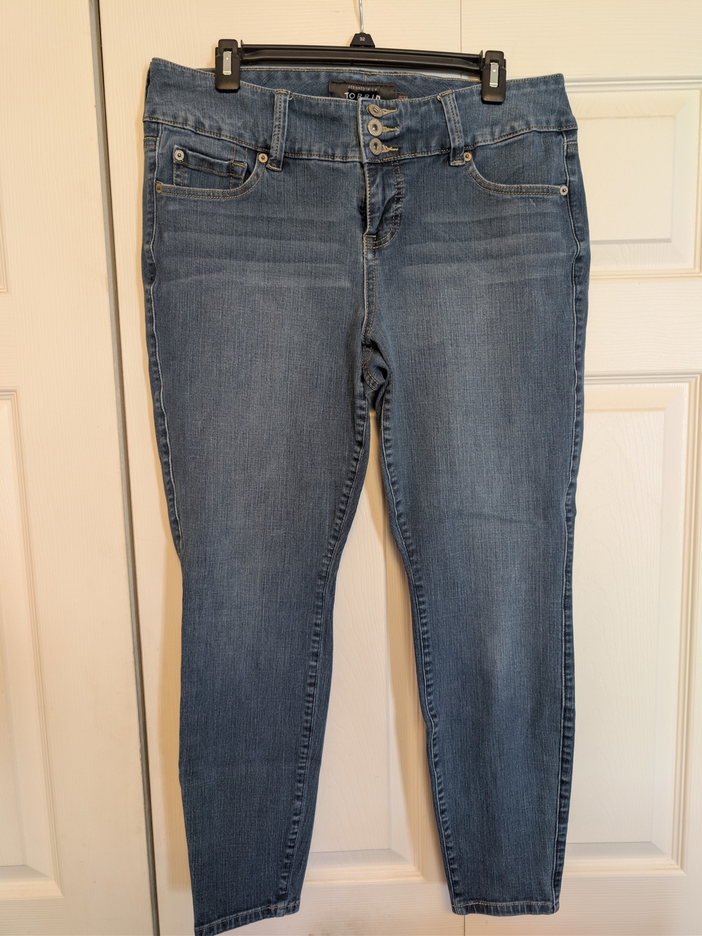 torrid Women's Skinny Jeans in Mid Blue